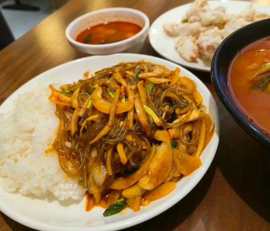 24시간 영업하는 목동 중식당 내부