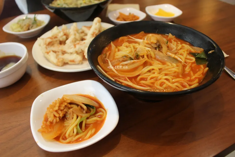 먹는 동안 진한 맛이 살아나는 사골 짬뽕