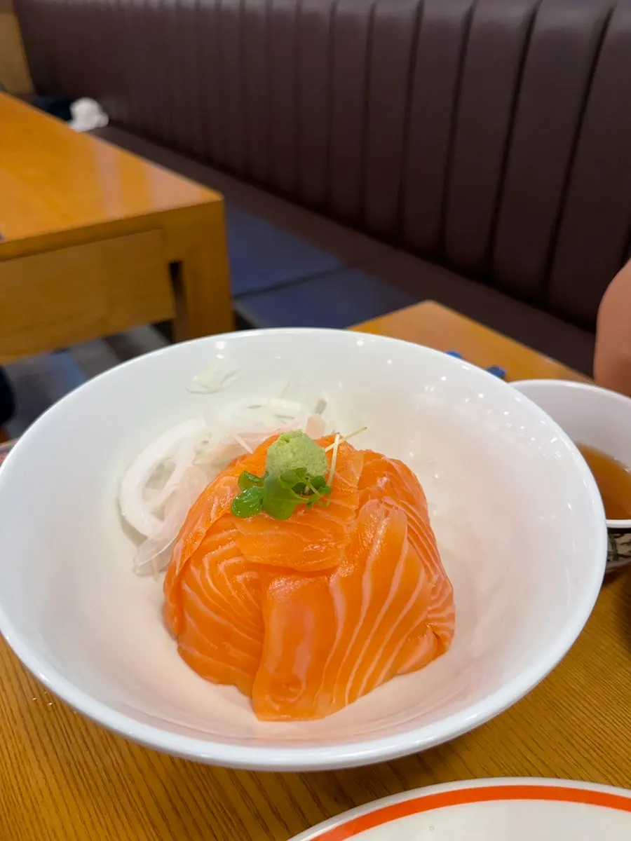 치즈가 가득 들어찬 치즈돈까스 단면