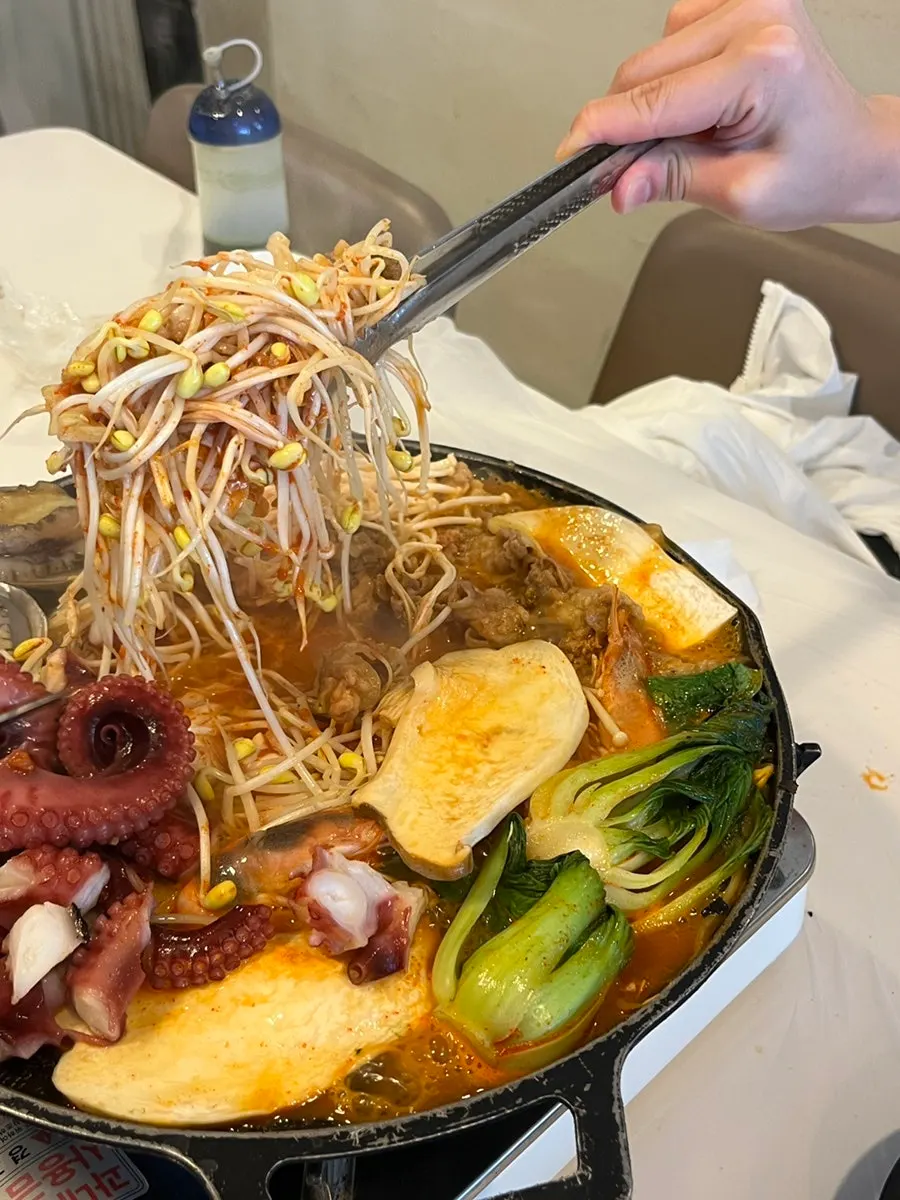 Abalone in the hotplate broth