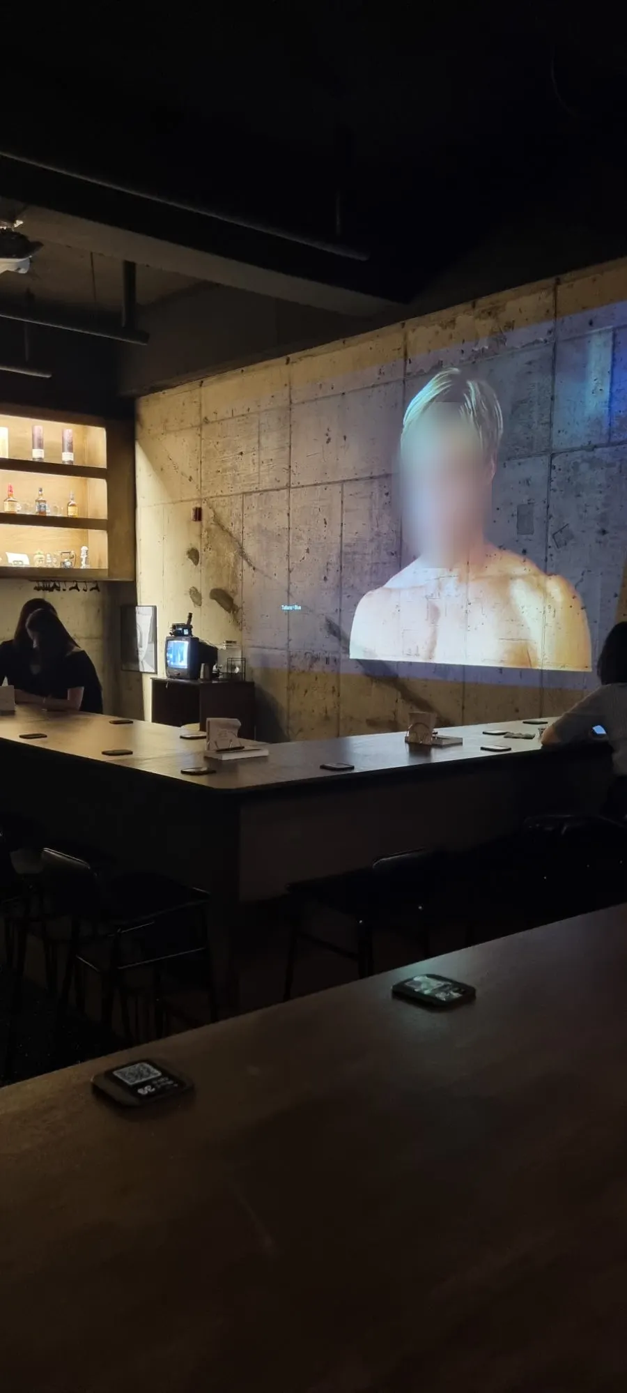 봉명동 칵테일바 온도의 야간 분위기