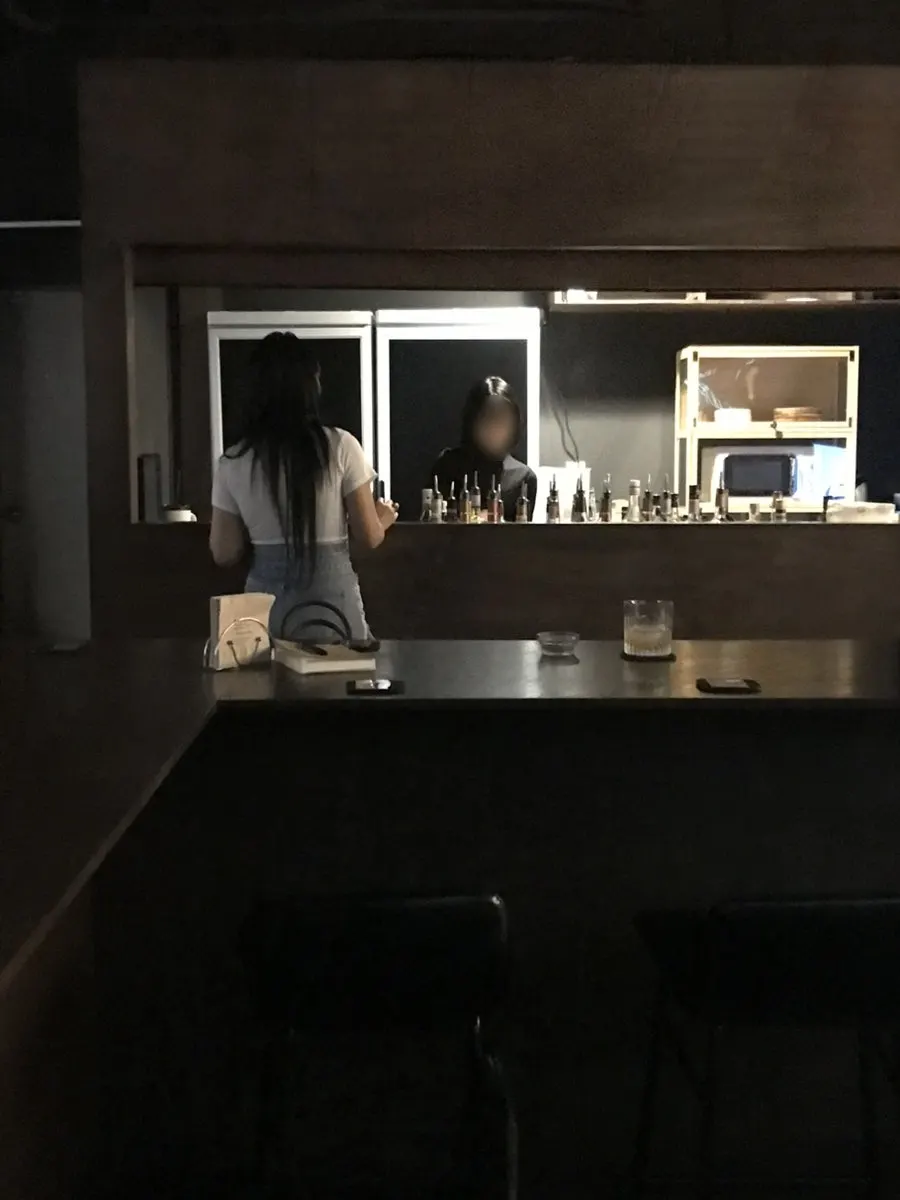 온도 혼술바 봉명점 계단과 간판