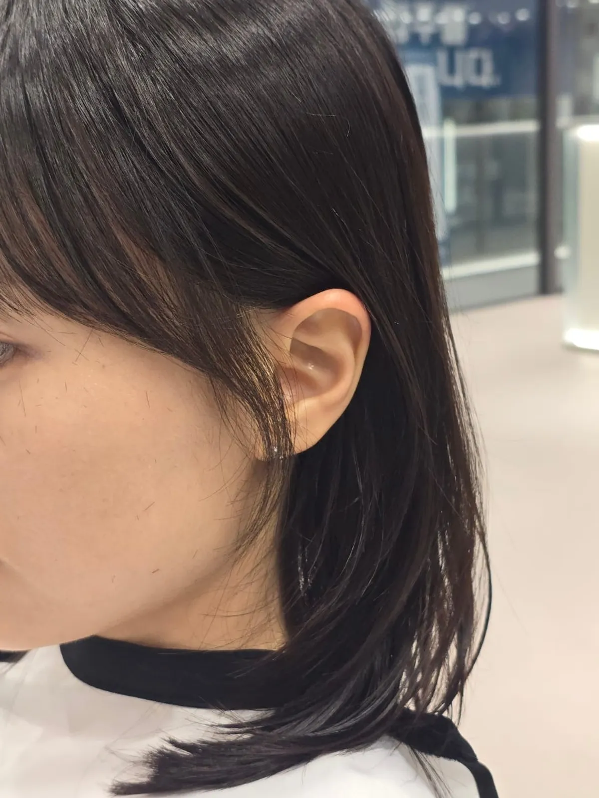 Layered cut with few layers at the back