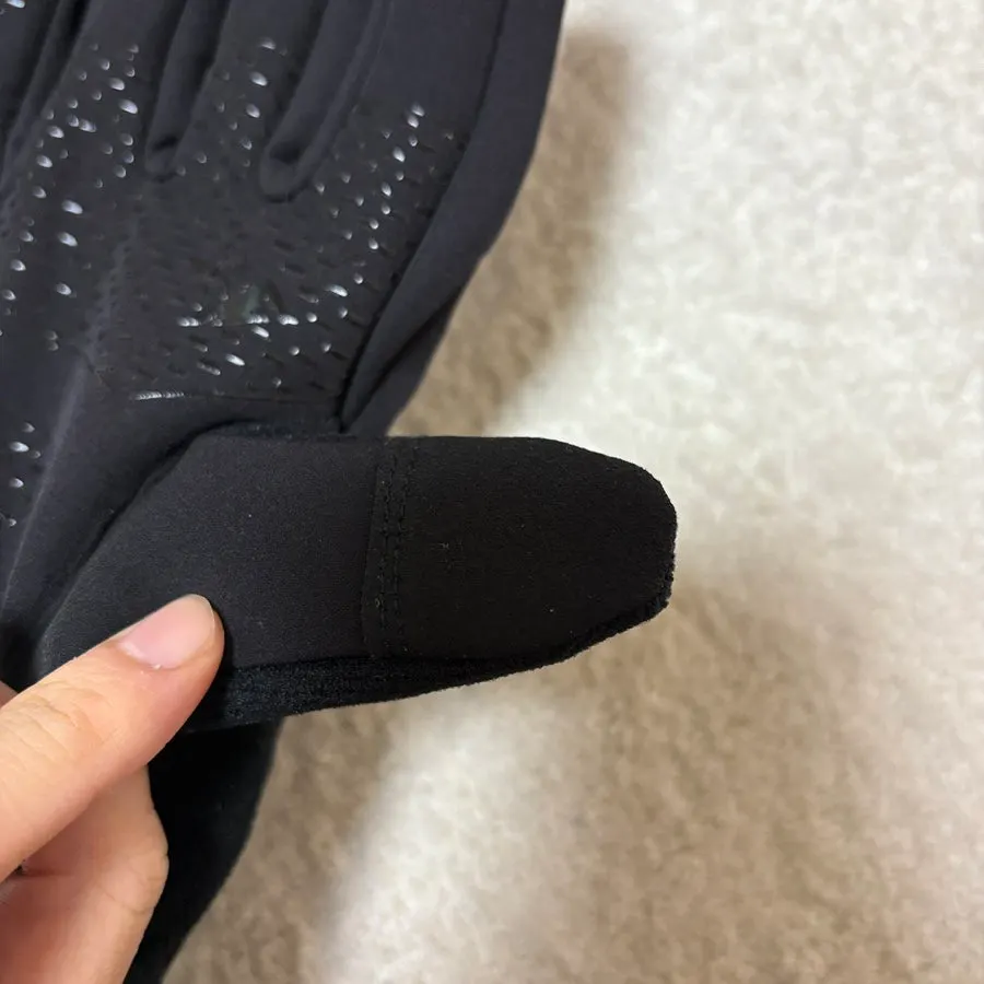 Gloves with an extended index-finger touchscreen pad