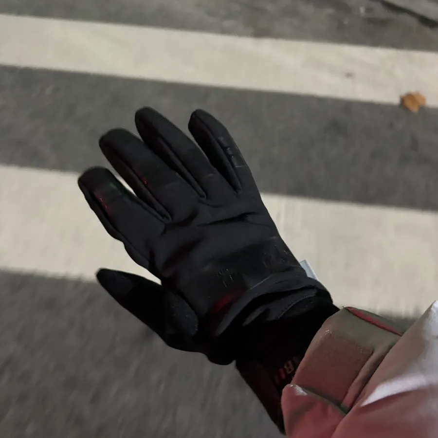 Winter gloves used as everyday cold-weather gloves