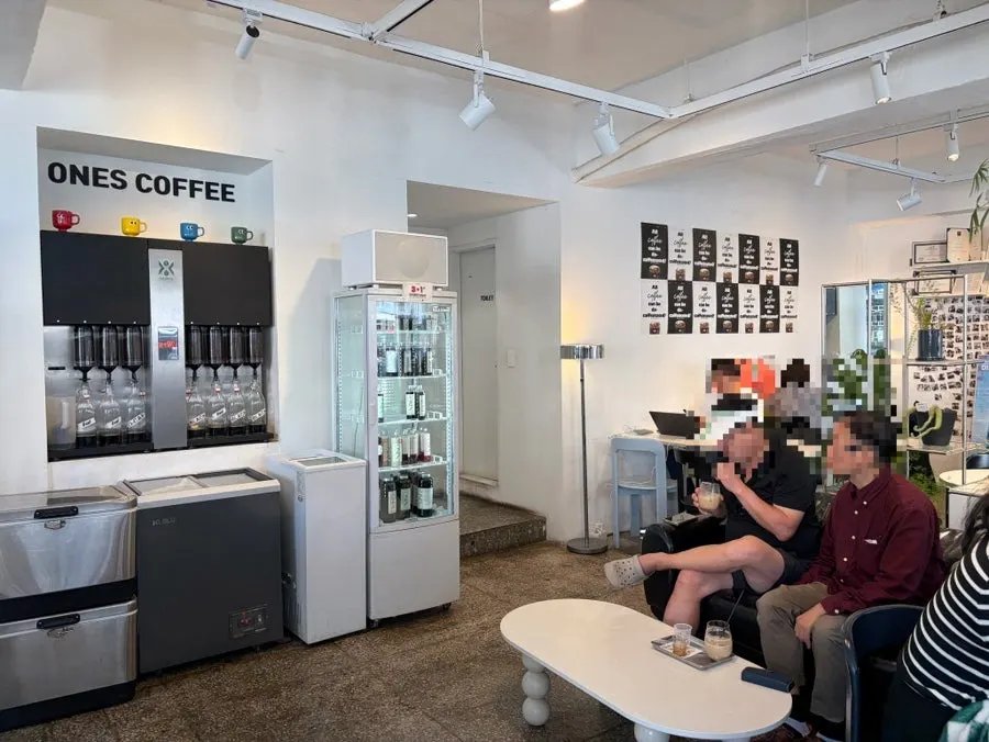 Interior of Wonz Coffee with many tables