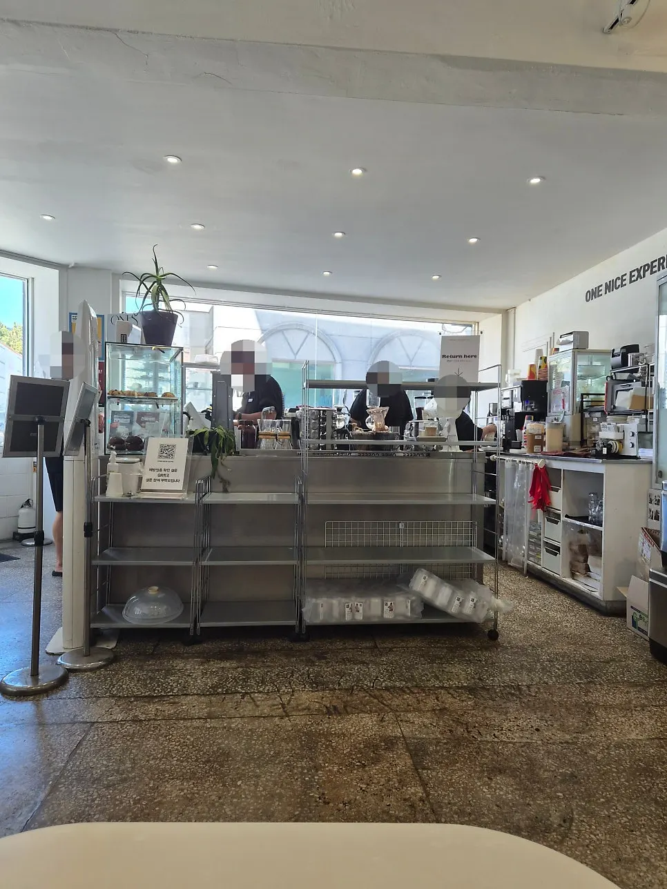 Interior photo of Wonz Coffee café