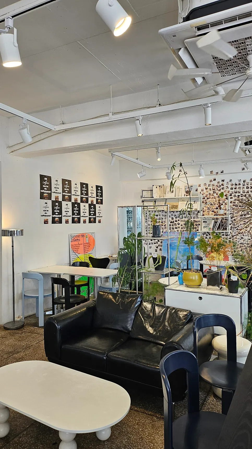 Seating area at Wonz Coffee