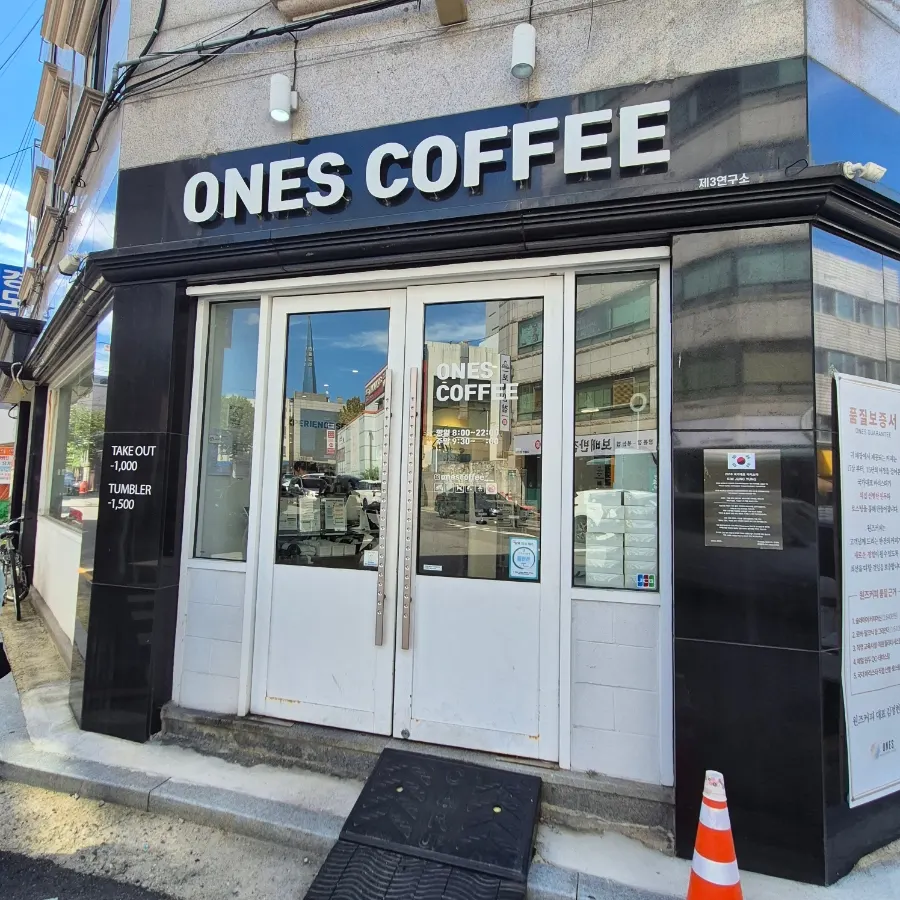 Café interior decorated in white and black