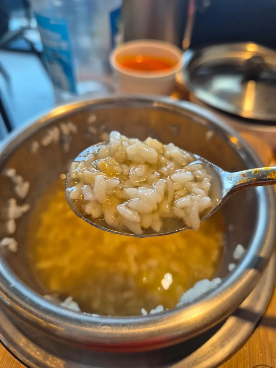 Free rice from the shared rice pot