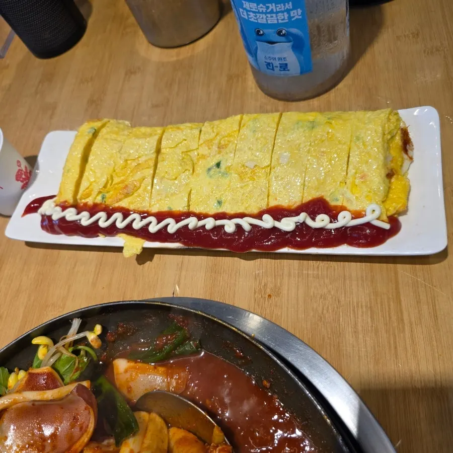 The overwhelmingly large cheese king egg roll