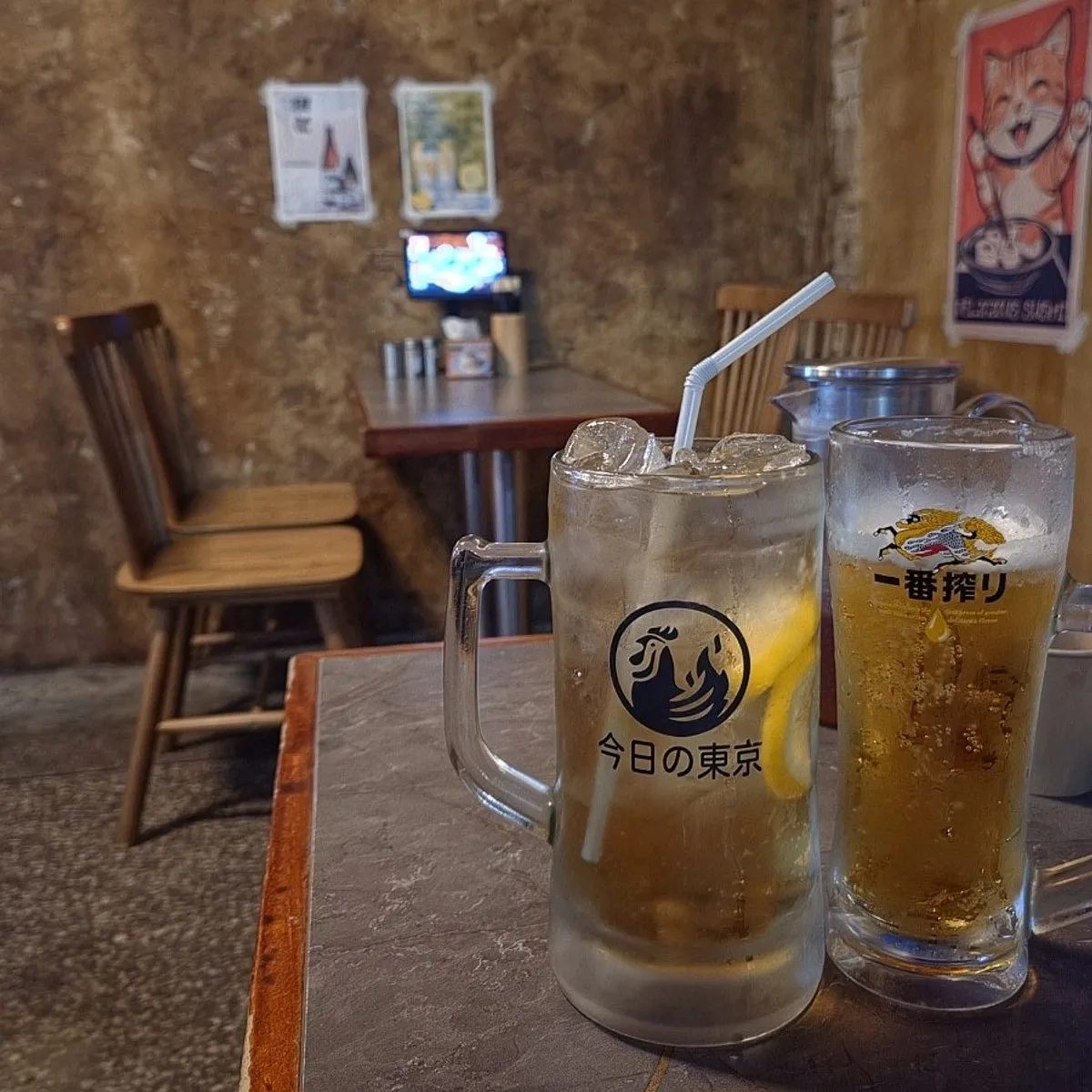 시원한 생맥주와 큰 잔 하이볼