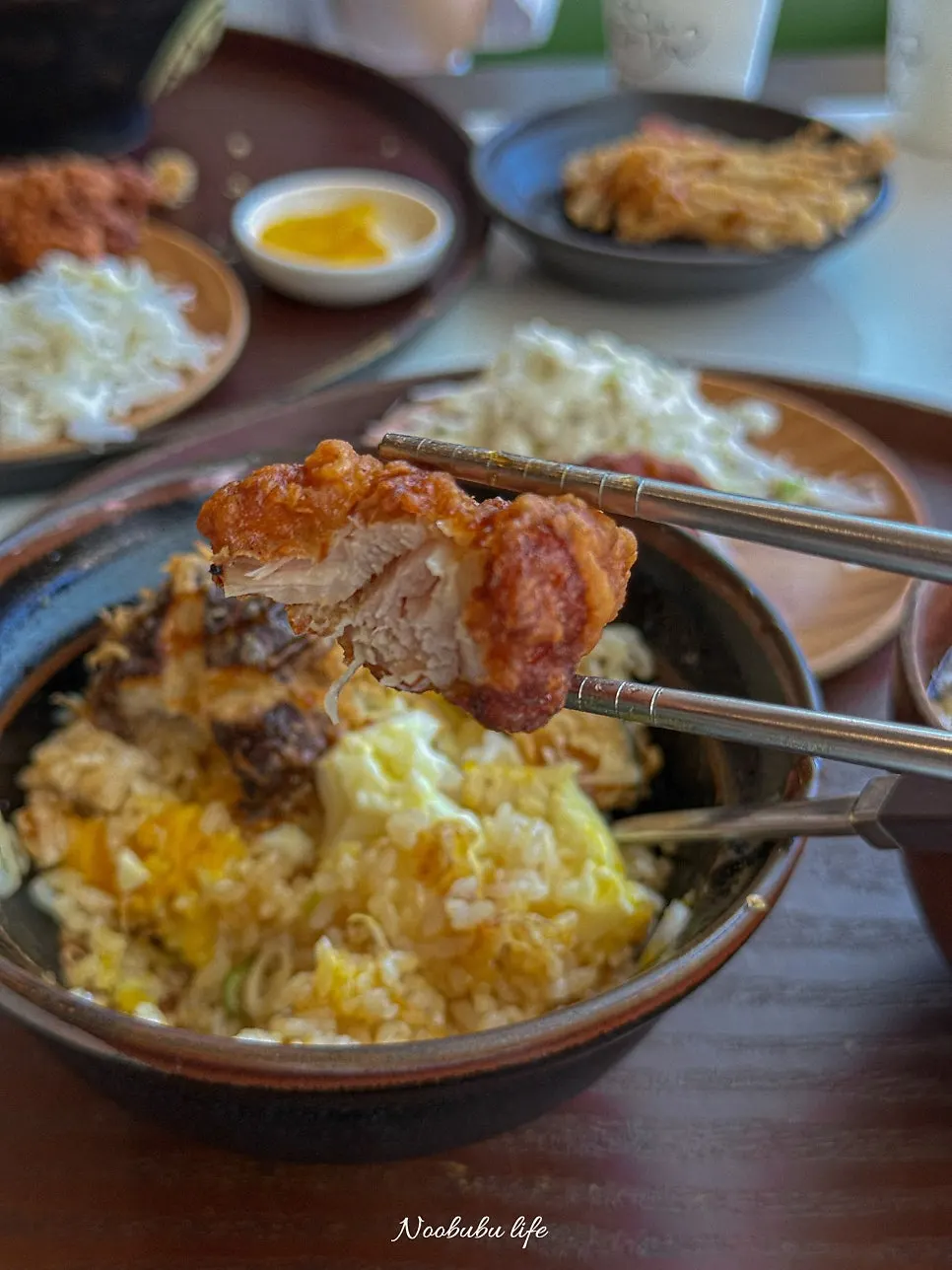 넉넉한 면 양의 우동 그릇