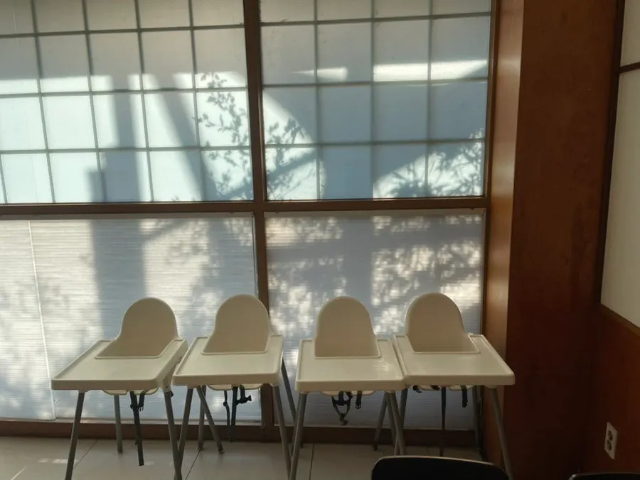 Solo-dining seat at Ongijeong Suseong Lake Branch