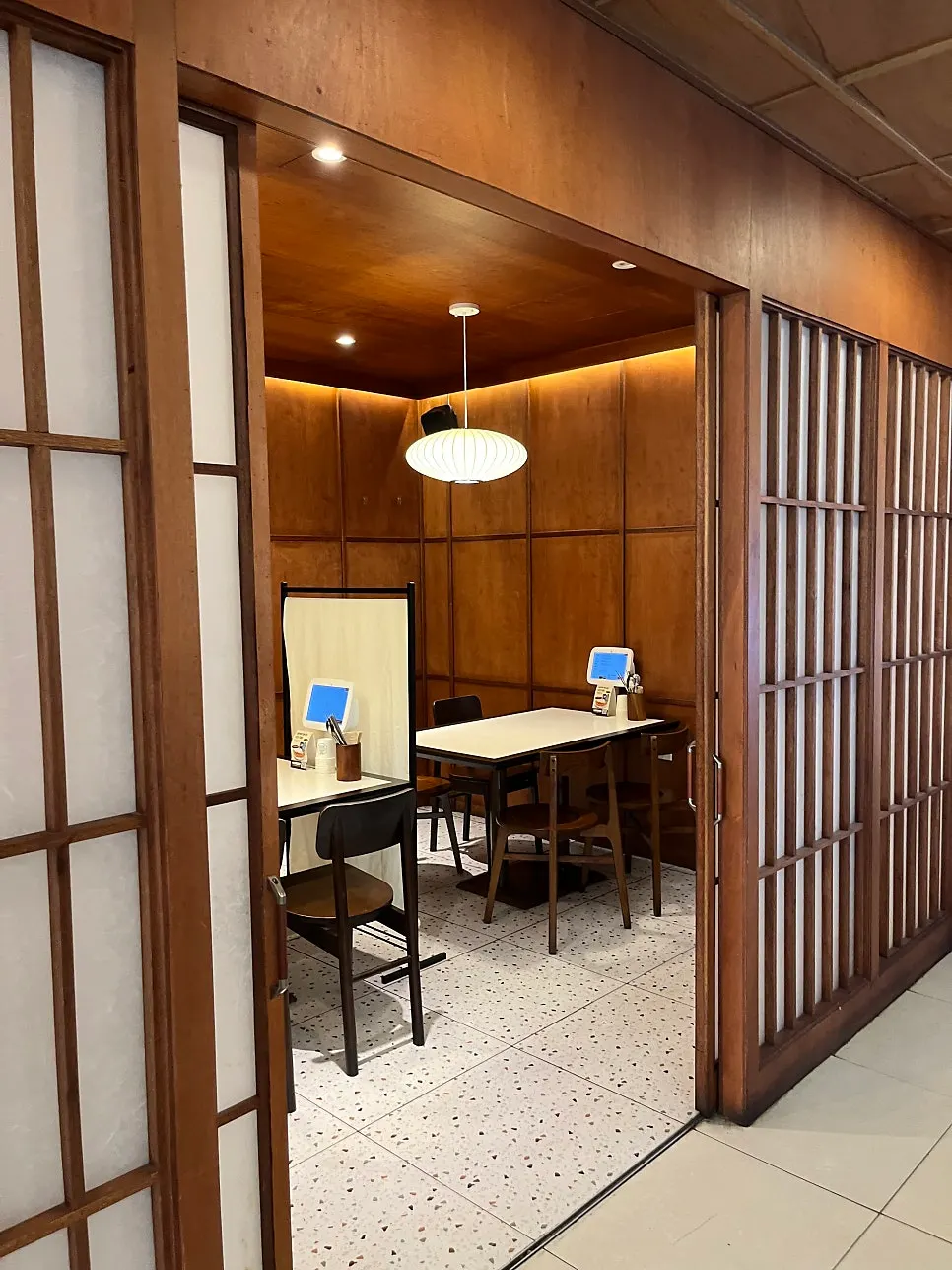 Exterior of Ongijeong Suseong Lake Branch