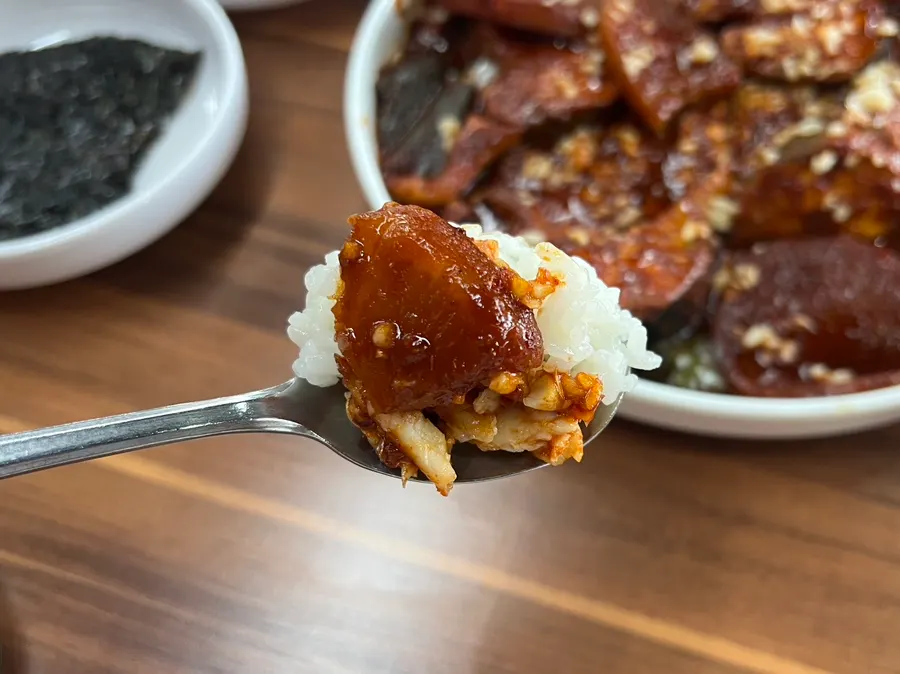 조림 국물이 밴 달큰한 무조림