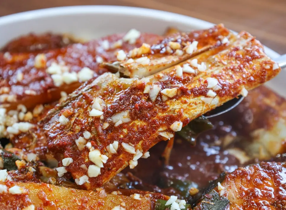 매콤한 양념의 제주마농 갈치조림 살