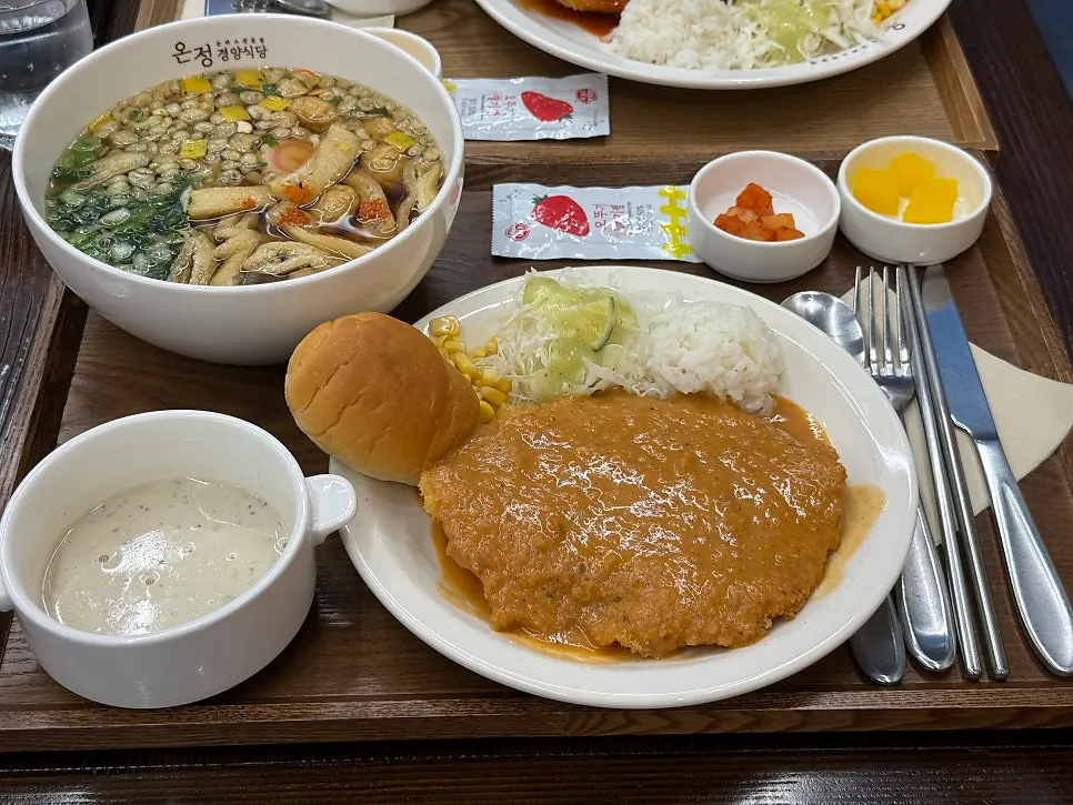 Pork cutlet set with rice, cabbage salad, and corn