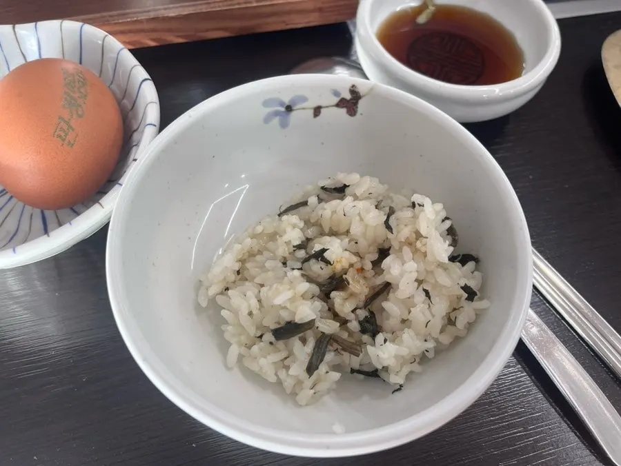 Gondre rice with basic side dishes