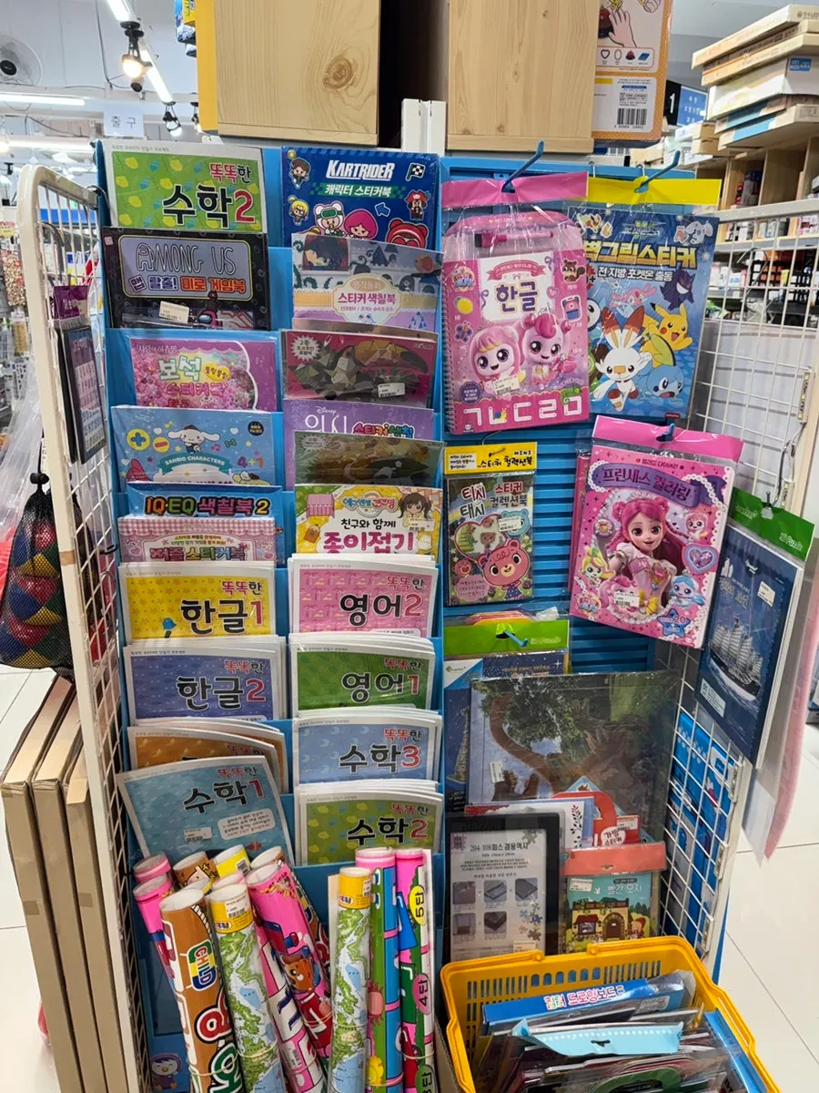 온생활 2층 애견용품 전문 코너