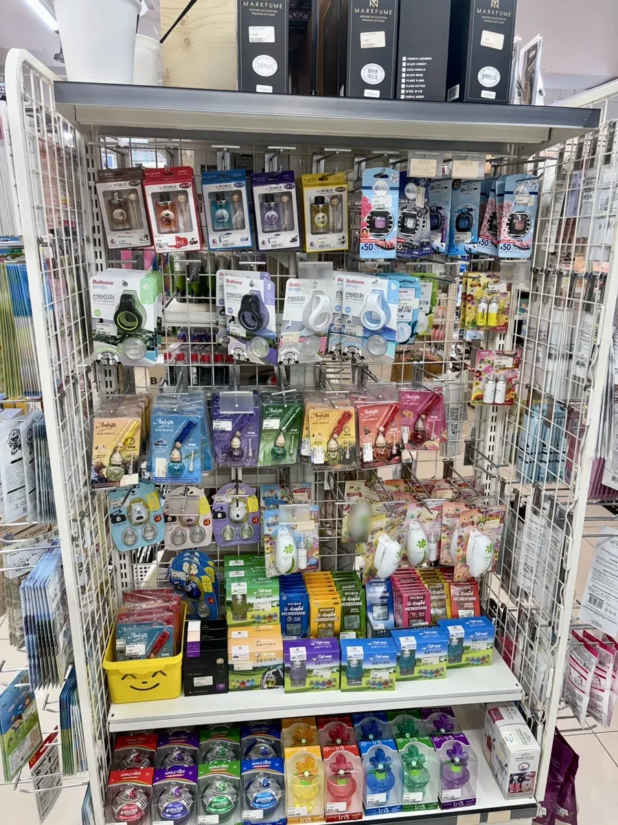 Kitchenware display shelves at On Saenghwal