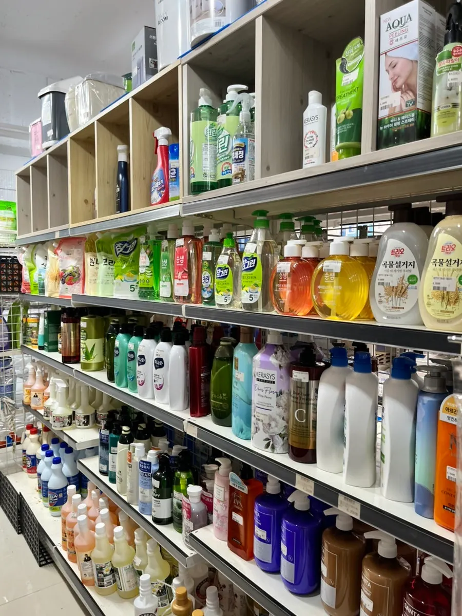 Kitchenware section on the 2nd floor of On Saenghwal