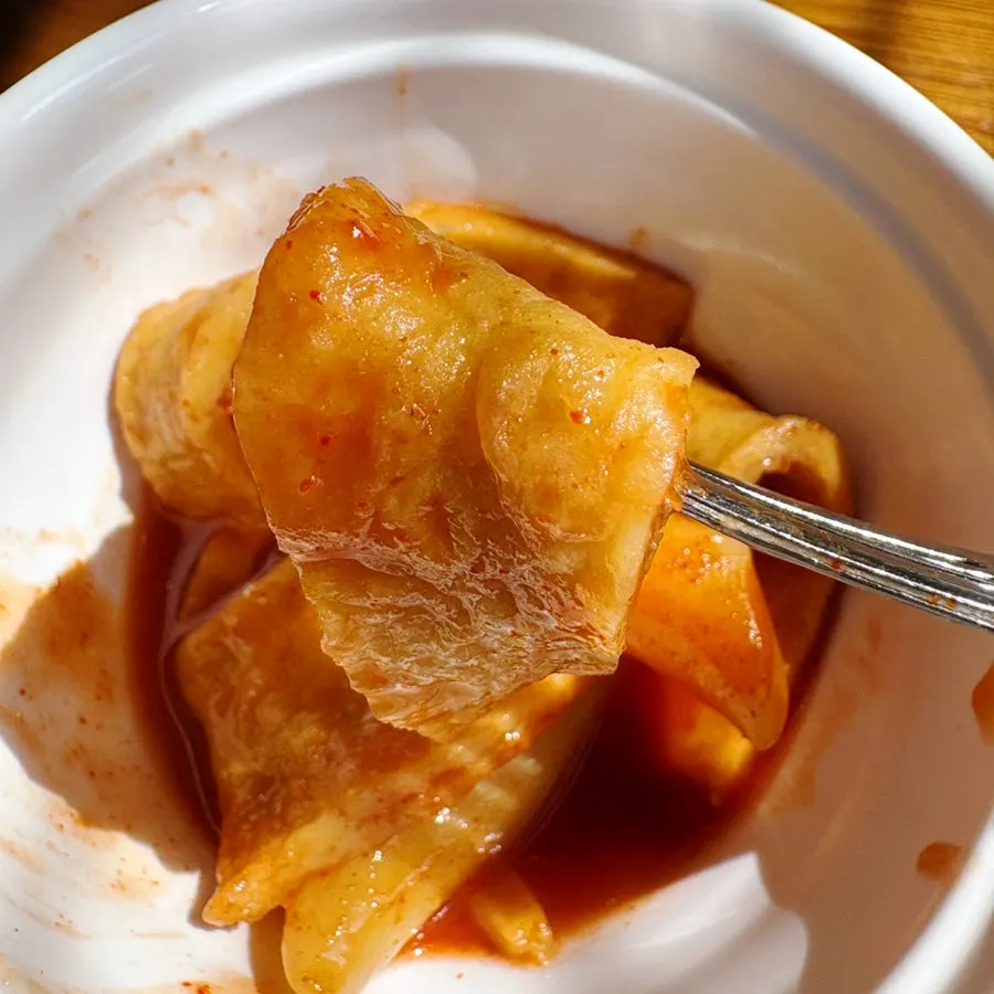 Spicy tteokbokki with flat fish cakes