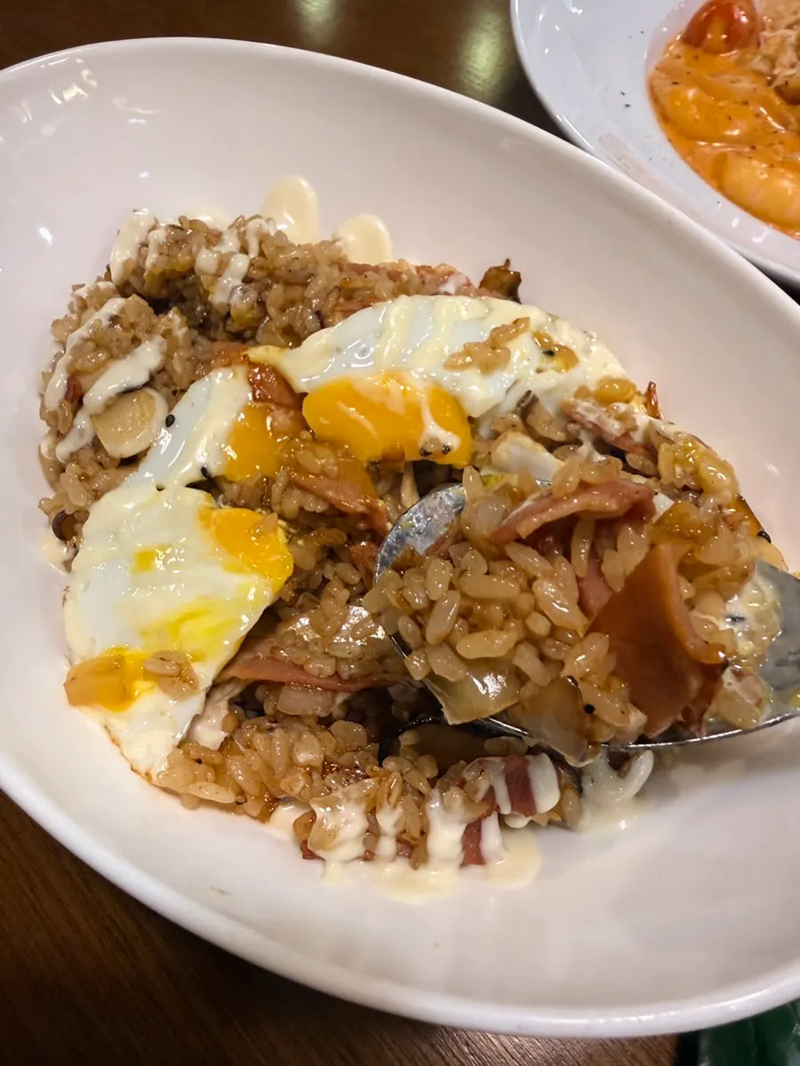 파스타와 함께 즐긴 베이컨 필라프 상차림
