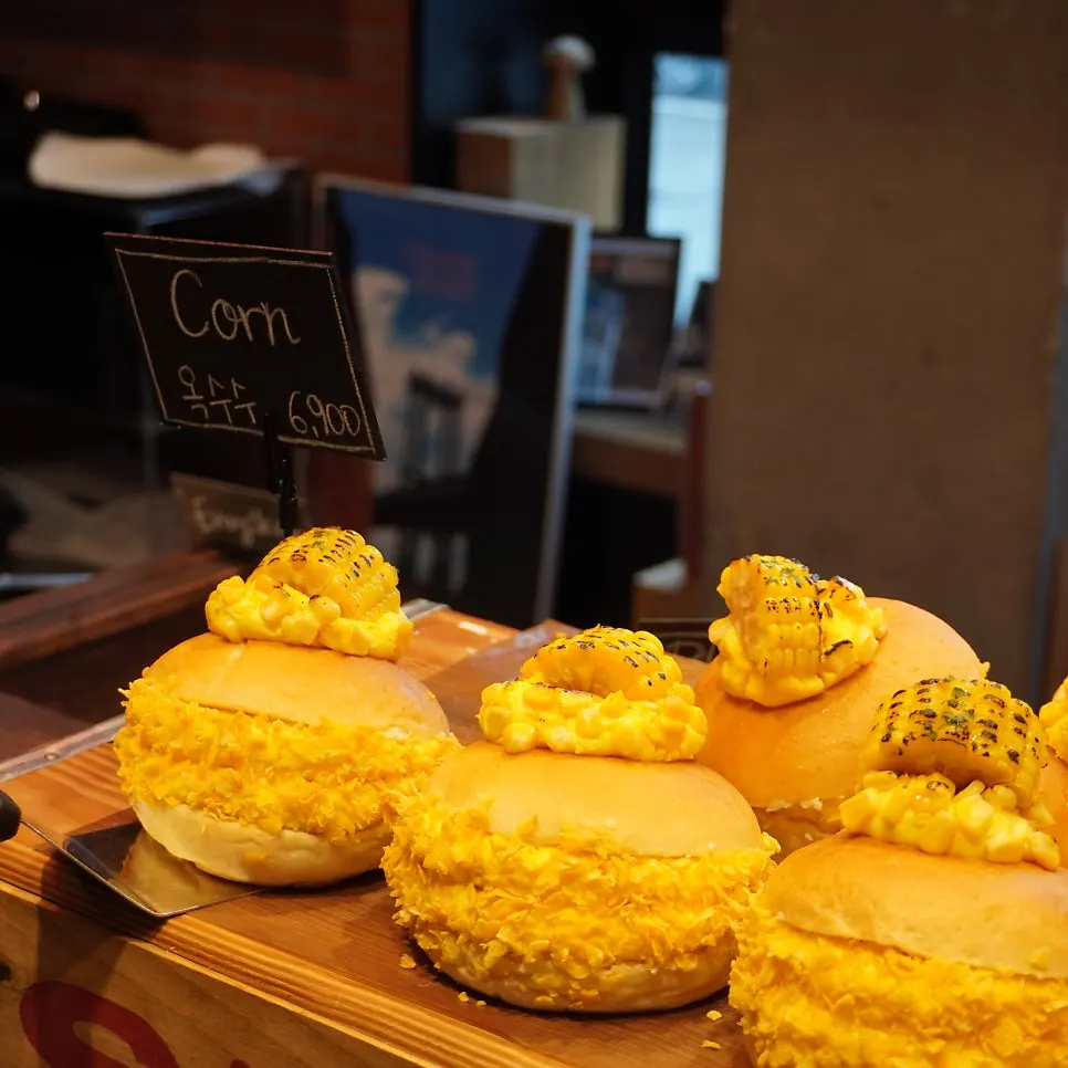 1st-floor store with bagels on display
