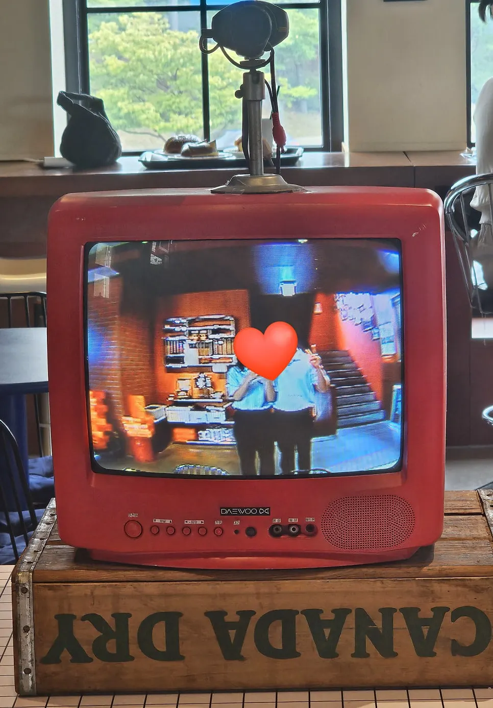 A photo-friendly corner at Orange Bagel