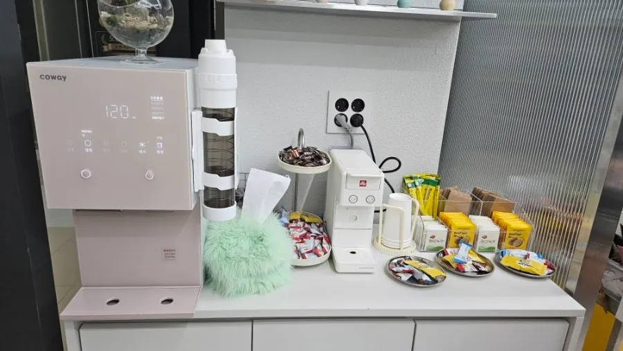 깔끔하게 정돈된 오르드비 매장 내부