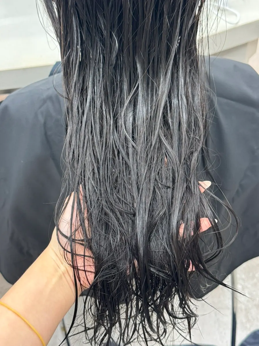 Consultation on hair condition before treatment