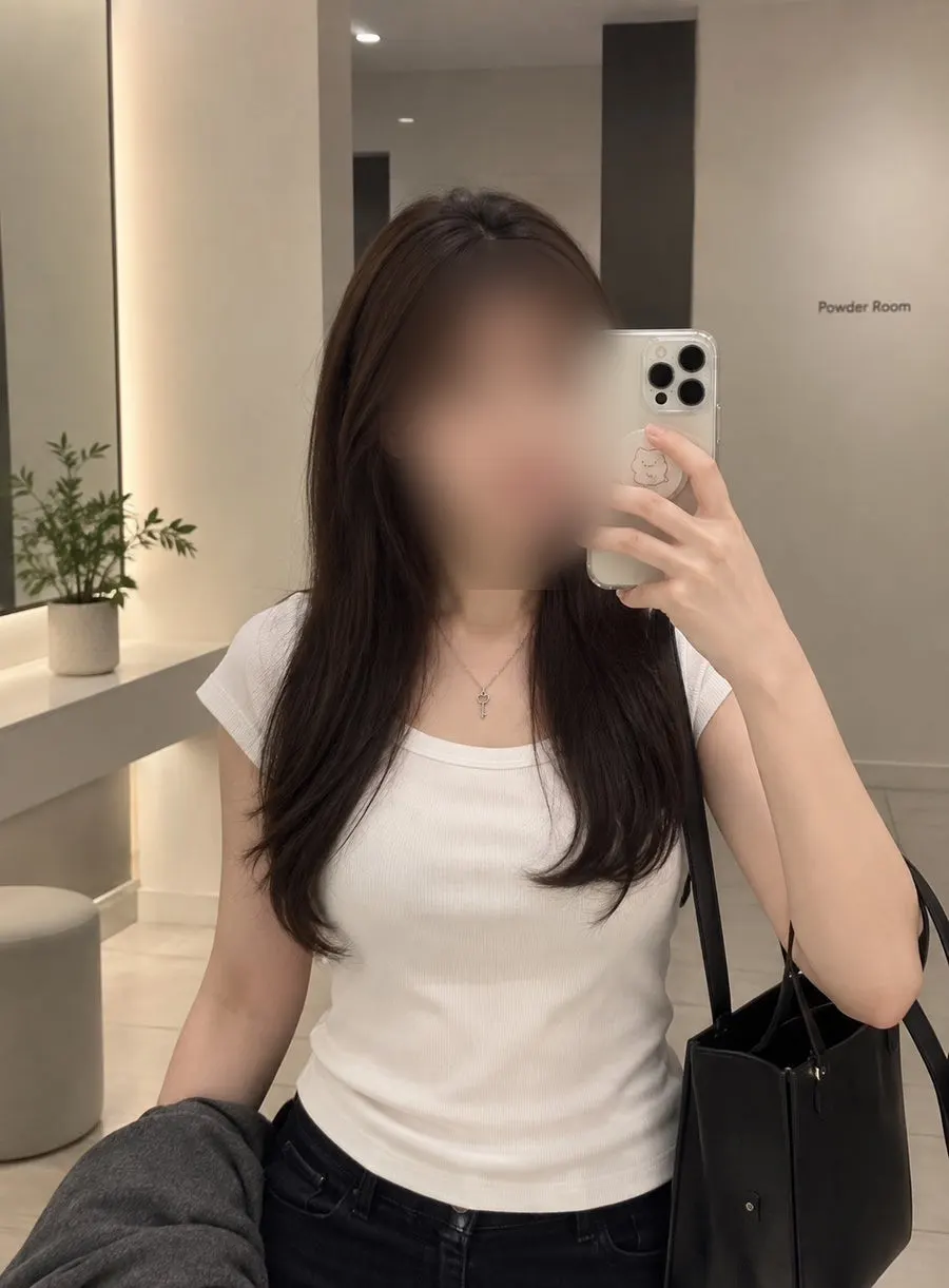 Full view of the long hair after the clinic treatment