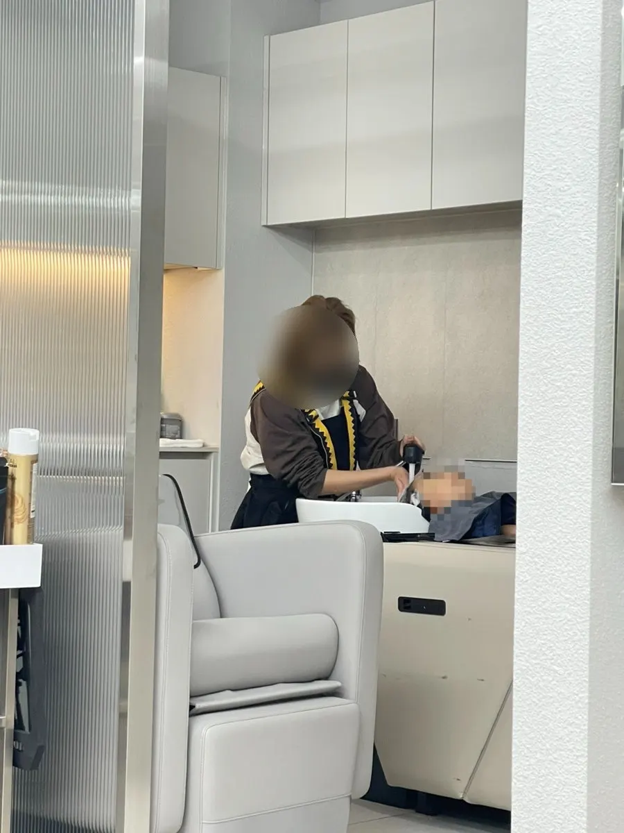 안마의자가 있는 샴푸실