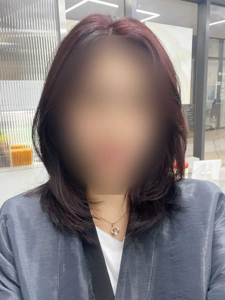 염색 후 윤기가 도는 전체 헤어 스타일