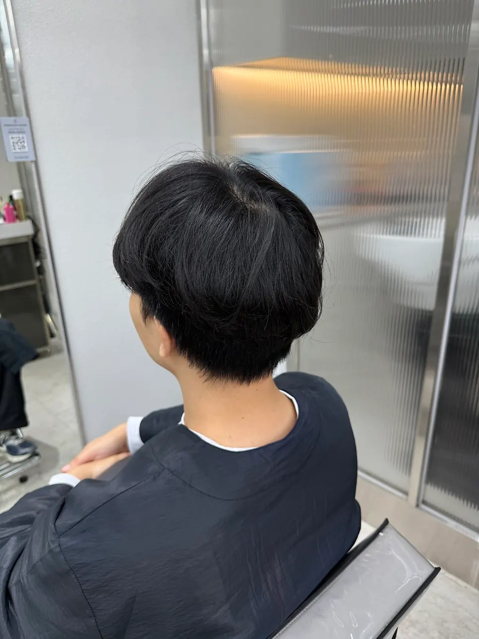 로레알 밀본 아윤채 헤어 제품 진열대