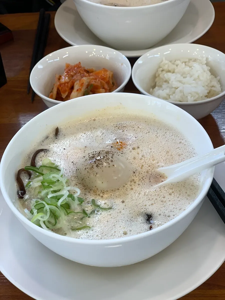 Karai paitan ramen served with a cold cola