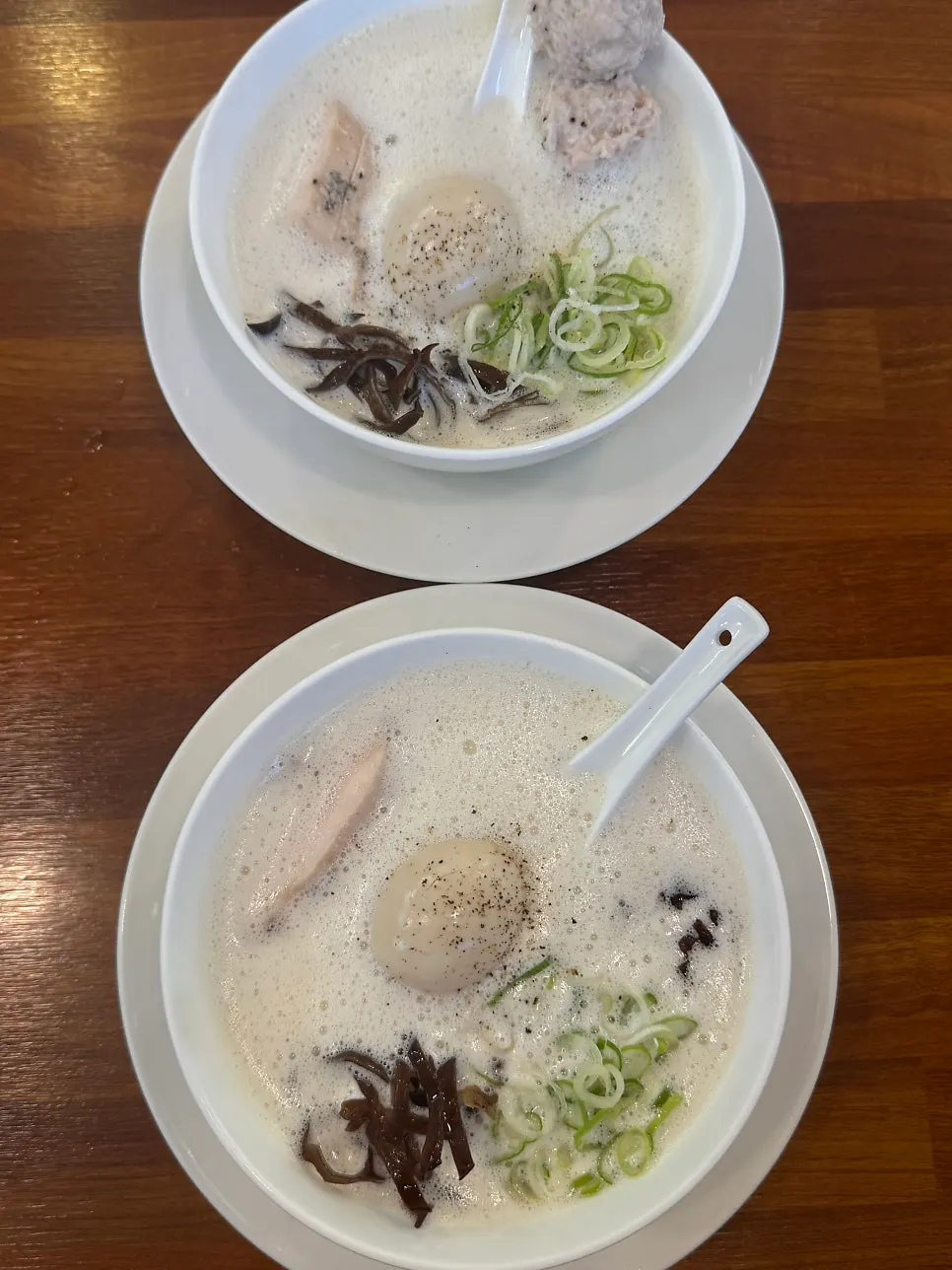 우윳빛 국물의 토리빠이탄 라멘 한 그릇