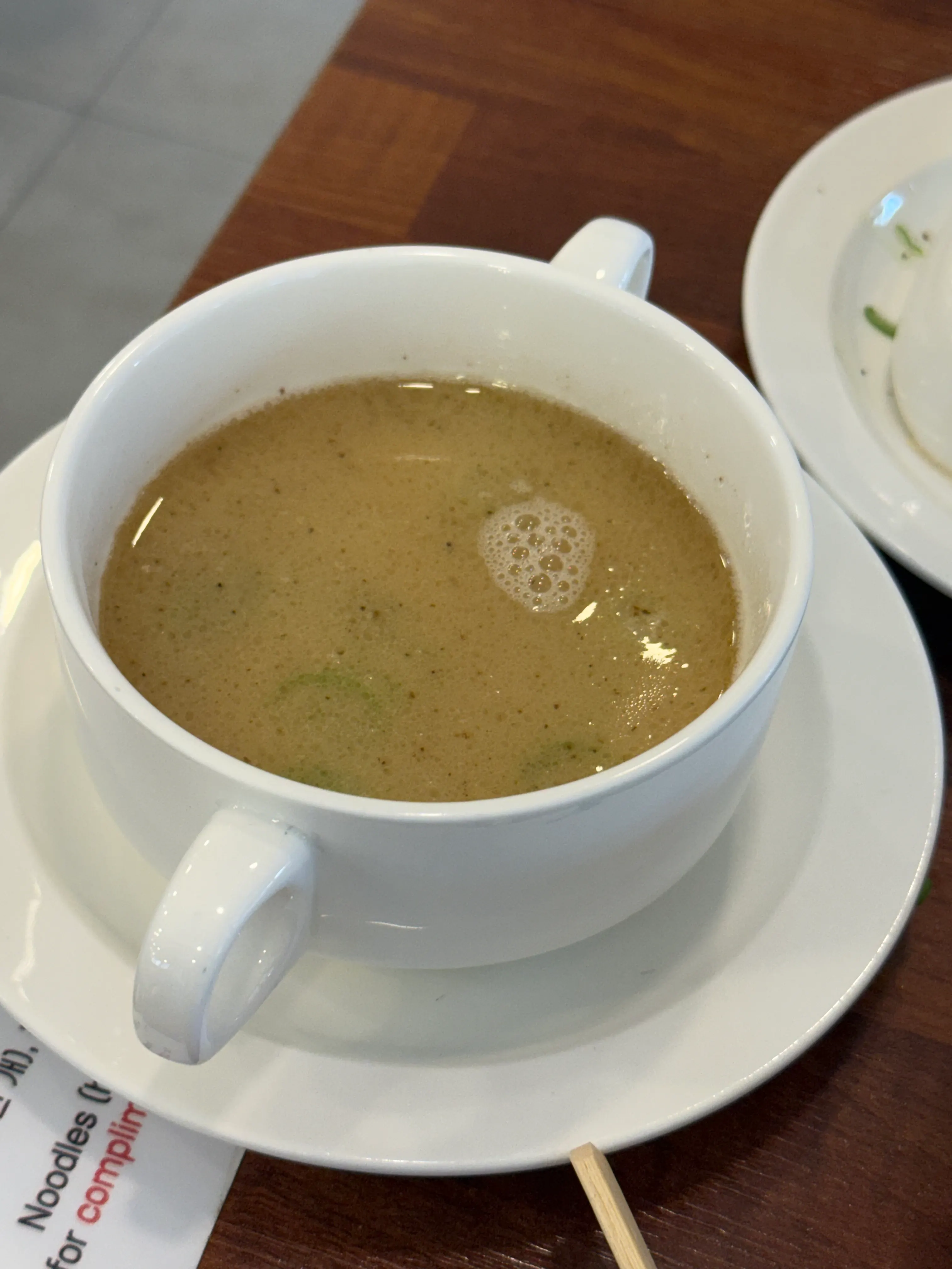 라멘과 함께 놓인 김치