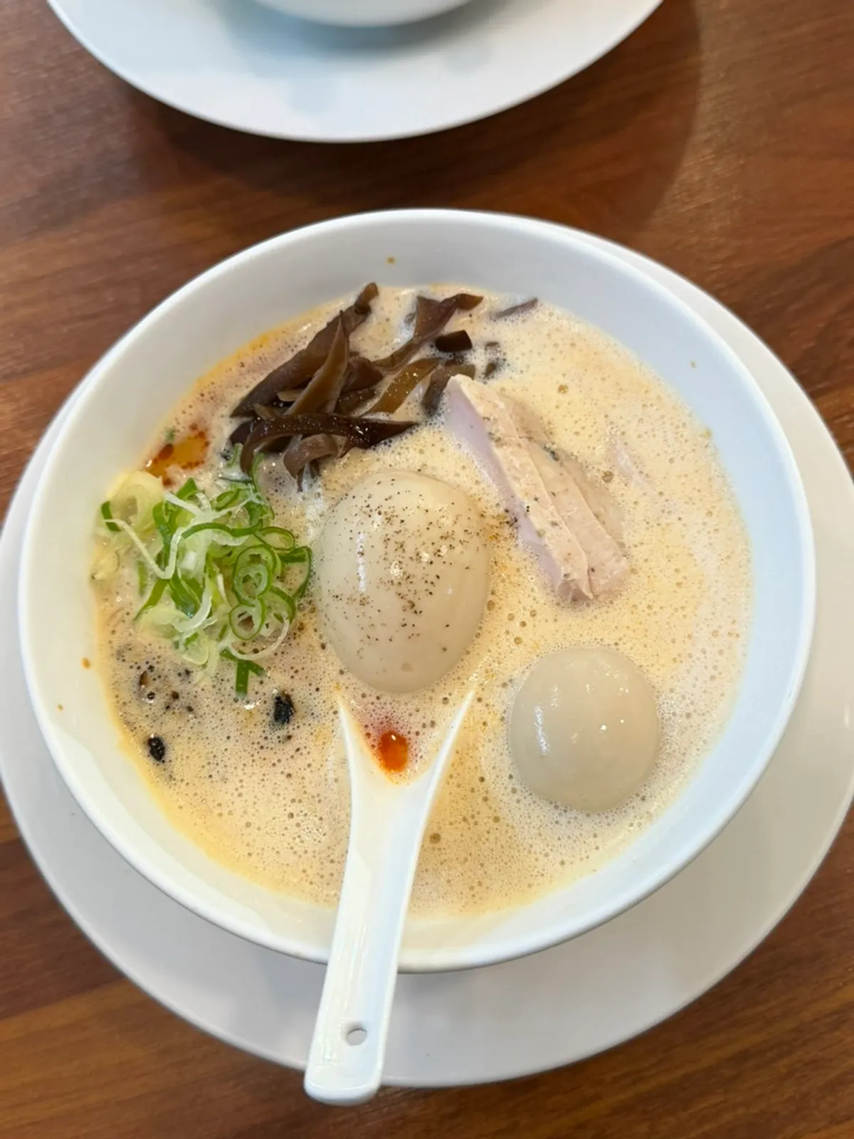 A bowl of milky chicken broth ramen at Oreno Ramen Eunpyeong