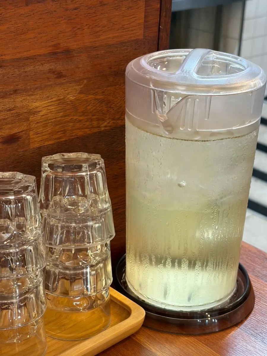 Water cup and table setting at Oreno Ramen Eunpyeong