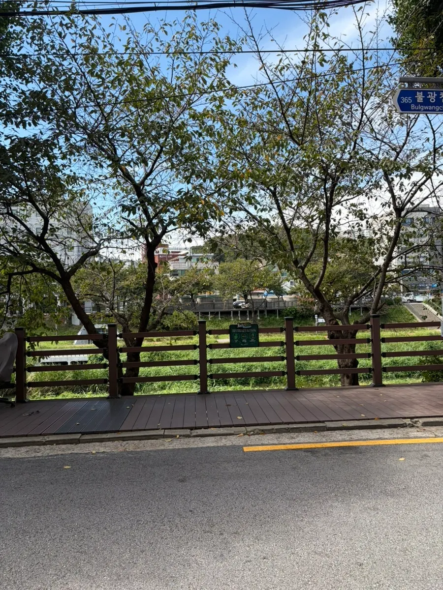 Entrance of Oreno Ramen with room for 1–2 parked cars