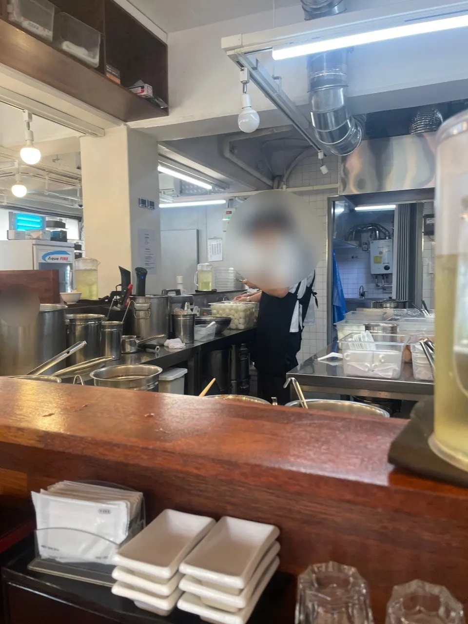 모던한 인테리어의 오레노라멘 은평점 내부