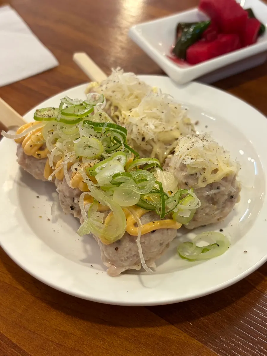 테이블에 준비된 앞치마