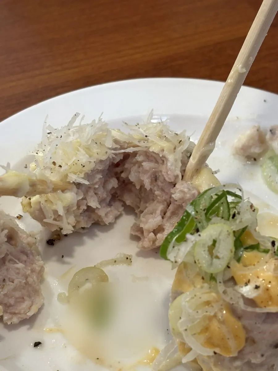 앞치마와 머리끈을 준비한 좌석