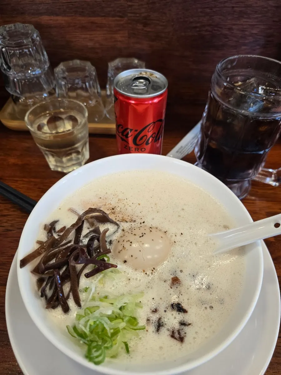 Rich chicken paitan broth of the tori paitan