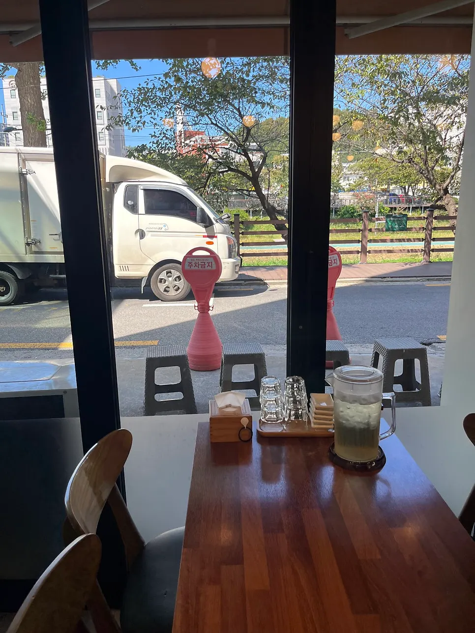 Clean and comfortable interior of Oreno Ramen Eunpyeong