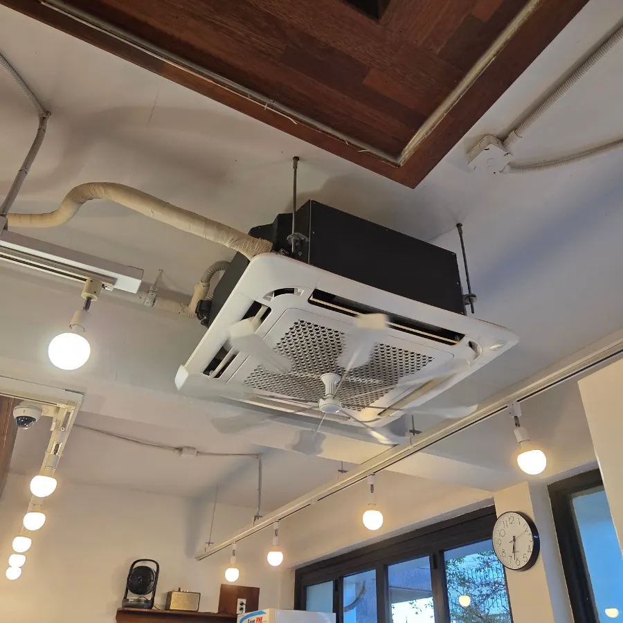 Tidy interior of Oreno Ramen Eunpyeong