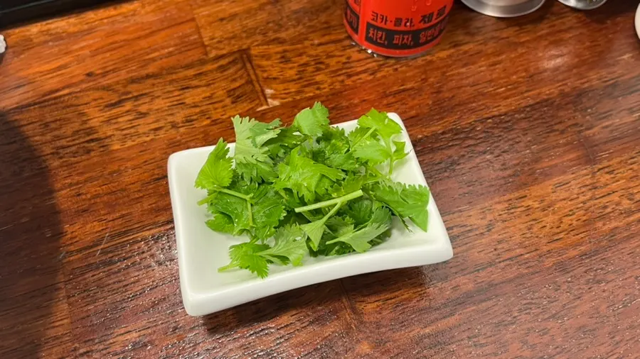 Kimchi servido junto con el ramen
