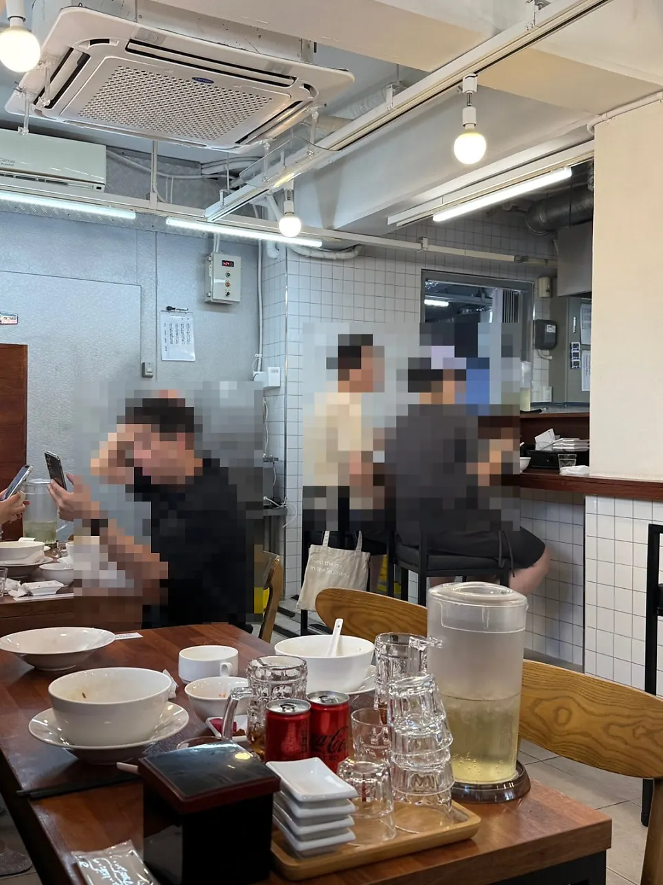 혼밥하기 좋은 다찌석